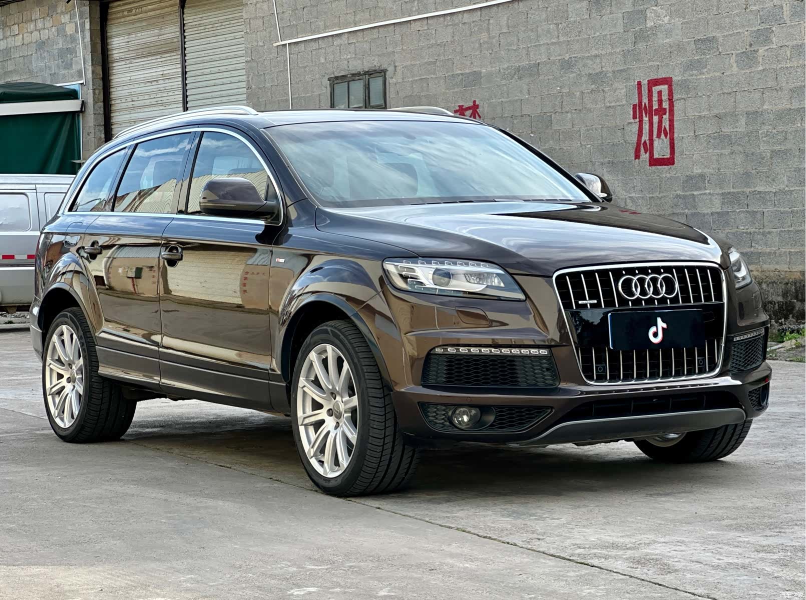 Audi Q7, 2011 3