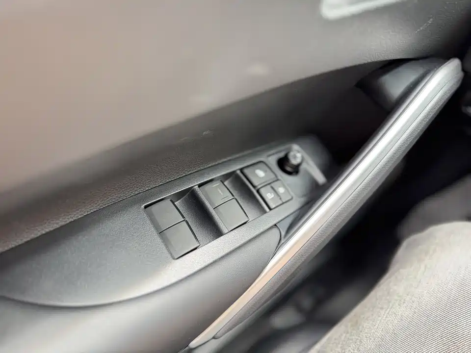 Toyota Corolla Sharp amplifier