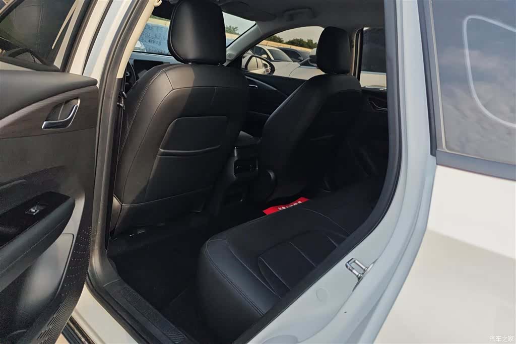 Wuling Starlight, 2024 11