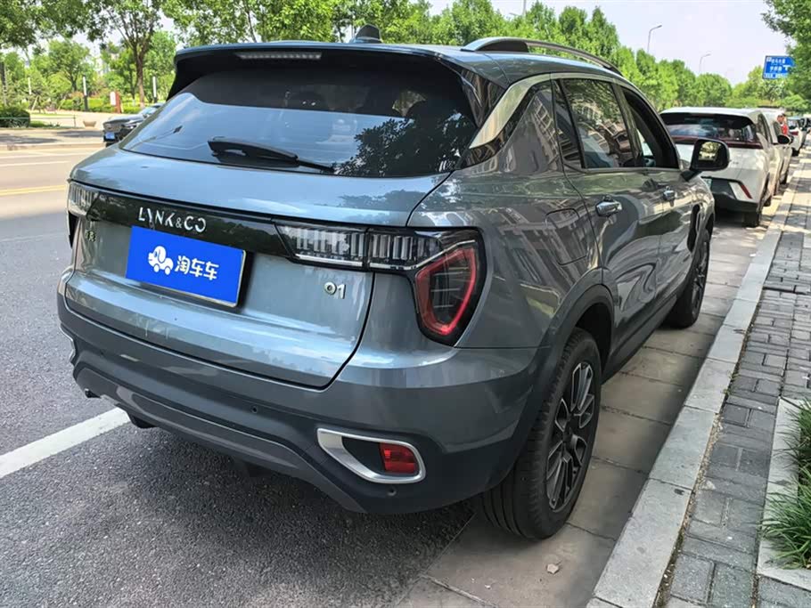 Lynk & Co 01