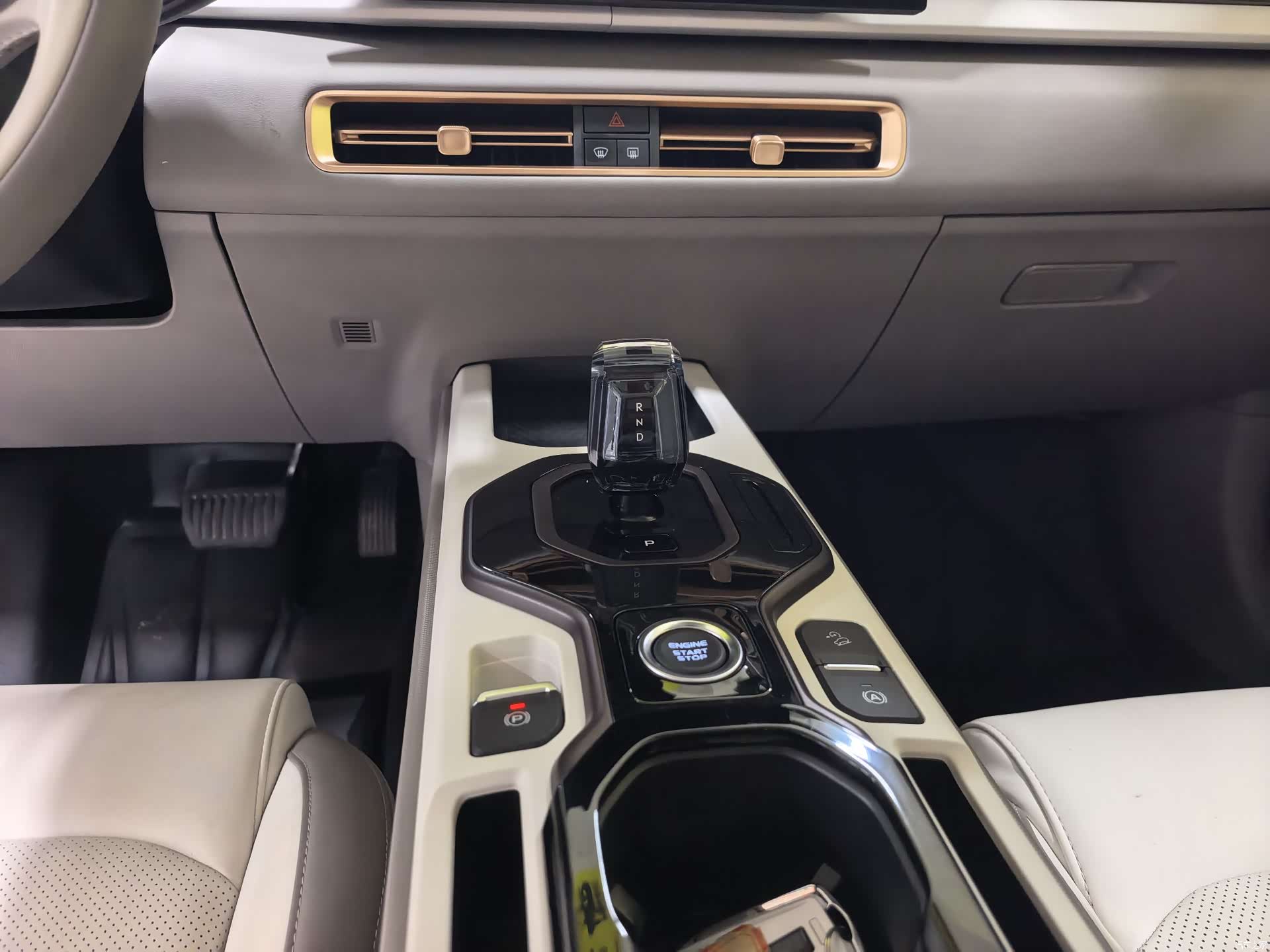 Geely Icon, 2025 8