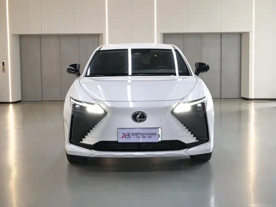 Lexus RZ