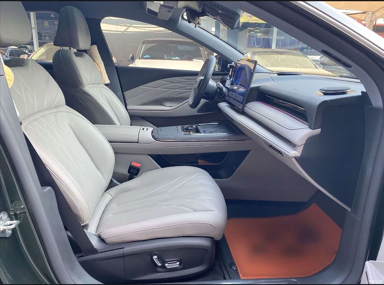 Geely 8, 2025 6