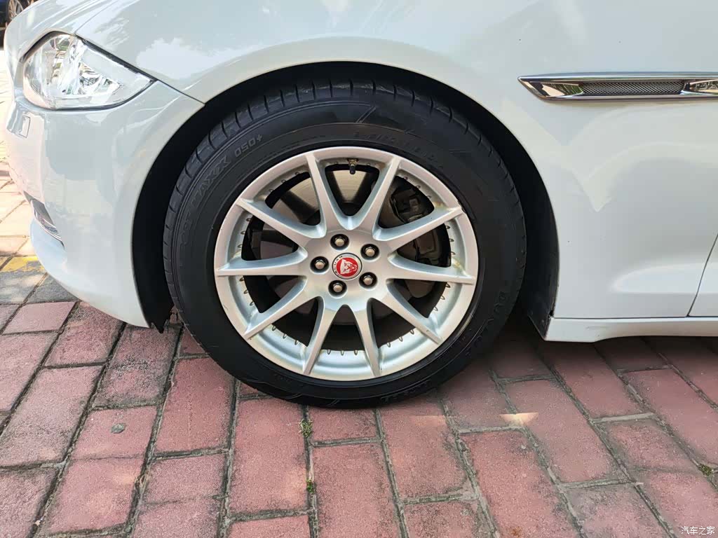 Jaguar XJ, 2016 23