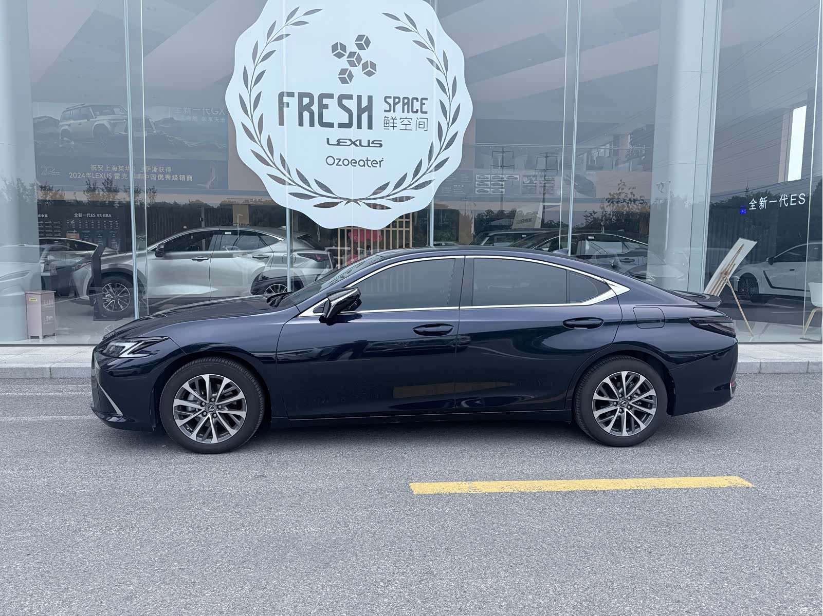 Lexus ES, 2025 3