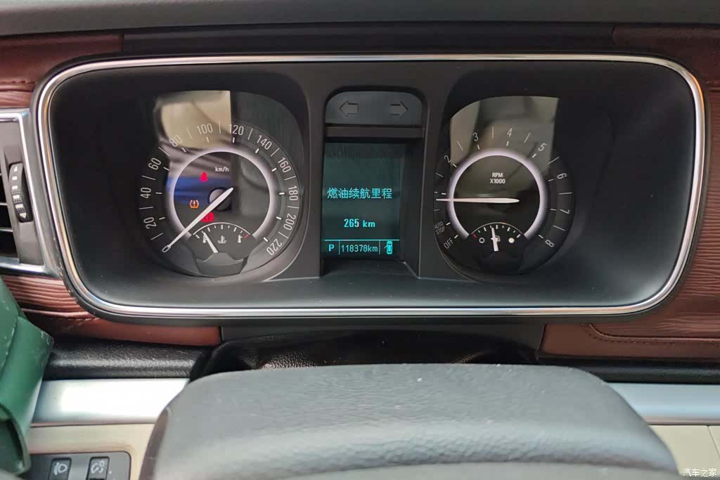 Buick GL8, 2017 14