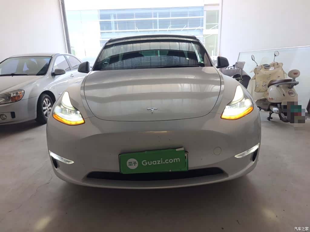 Tesla Model Y, 2024 3