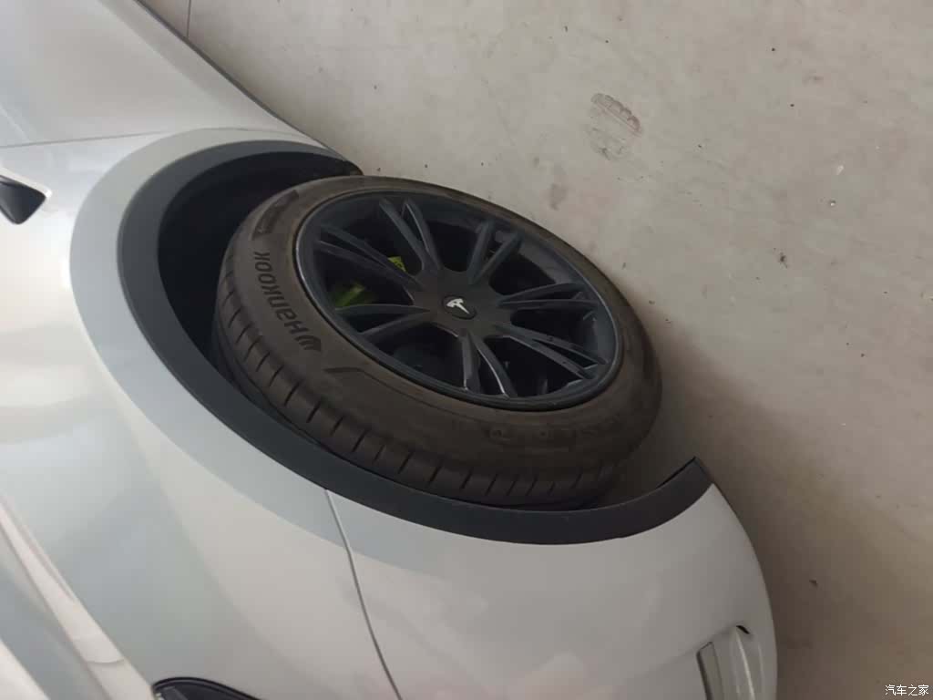Tesla Model Y, 2024 23