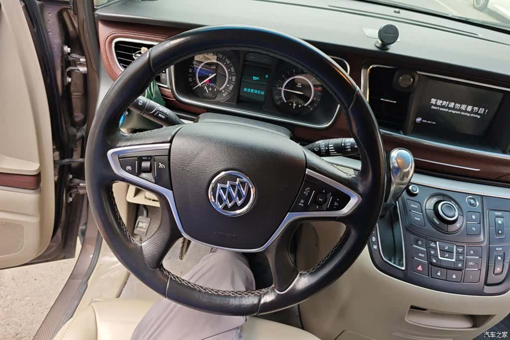 Buick GL8, 2017 15