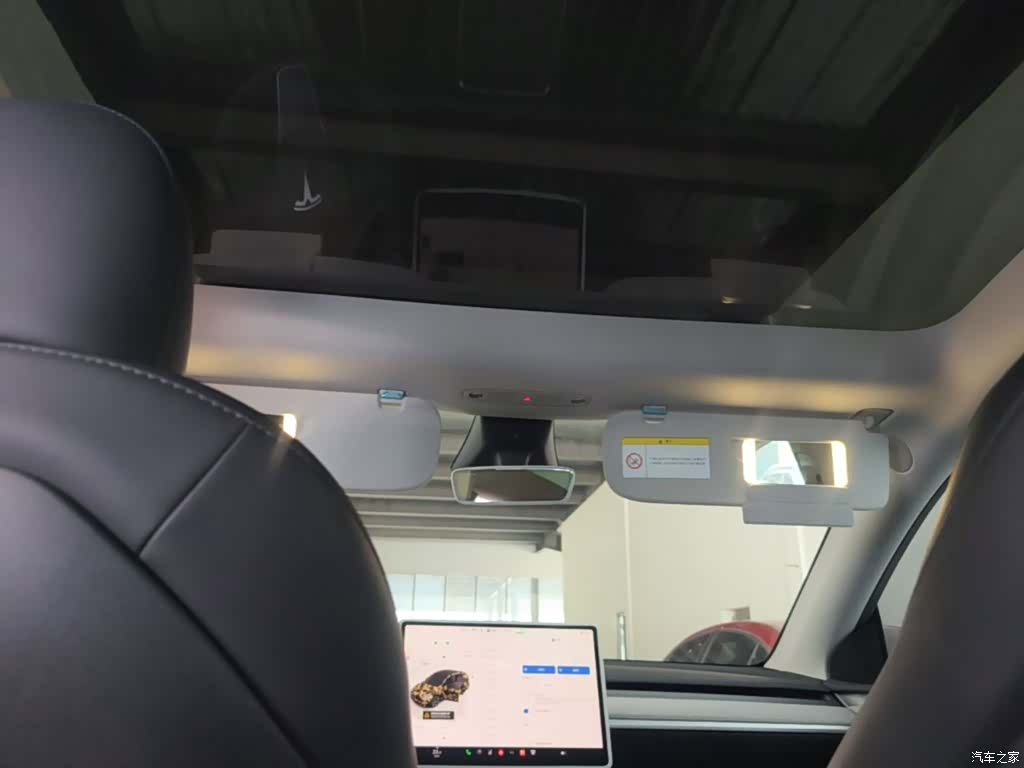 Tesla Model Y, 2024 18