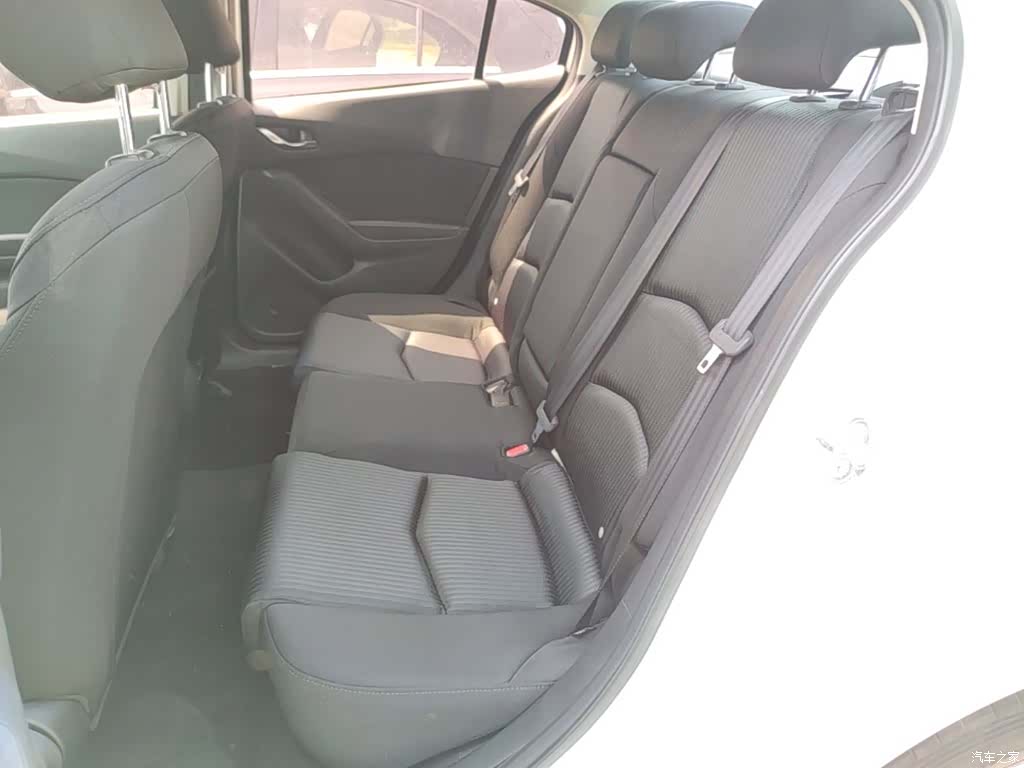 Mazda Mazda3, 2016 13