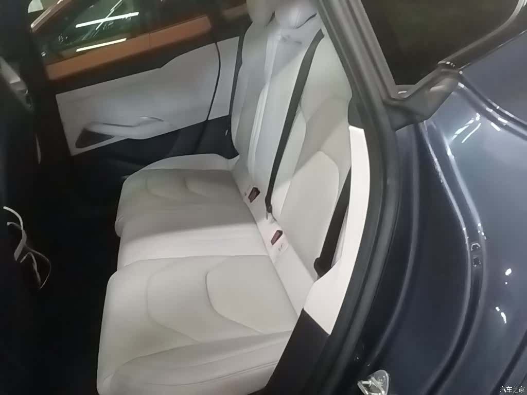 Xiaomi SU7, 2024 17