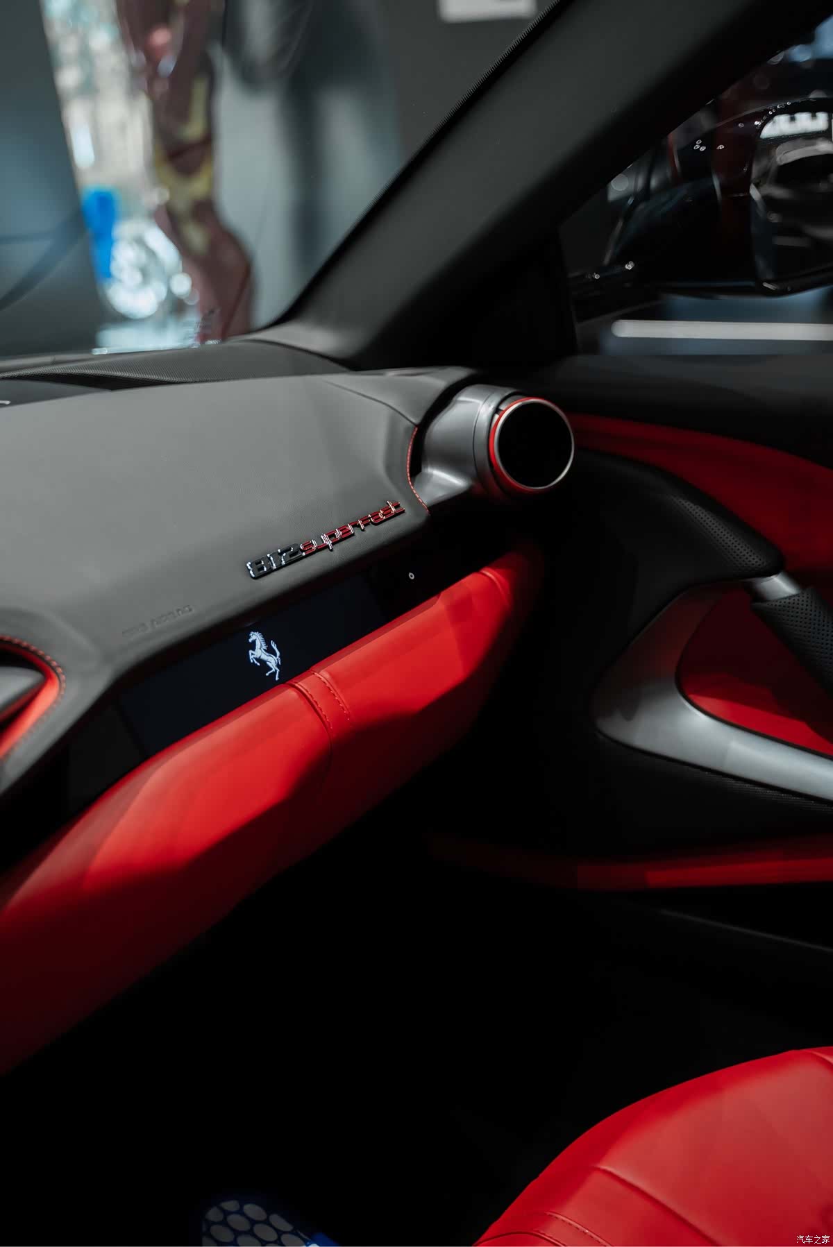 Ferrari 812, 2019 16