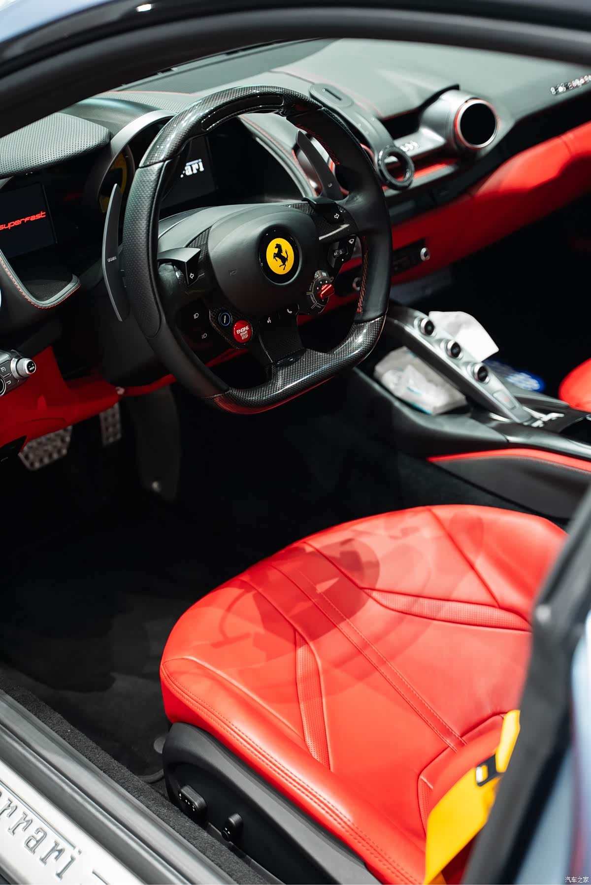 Ferrari 812, 2019 15