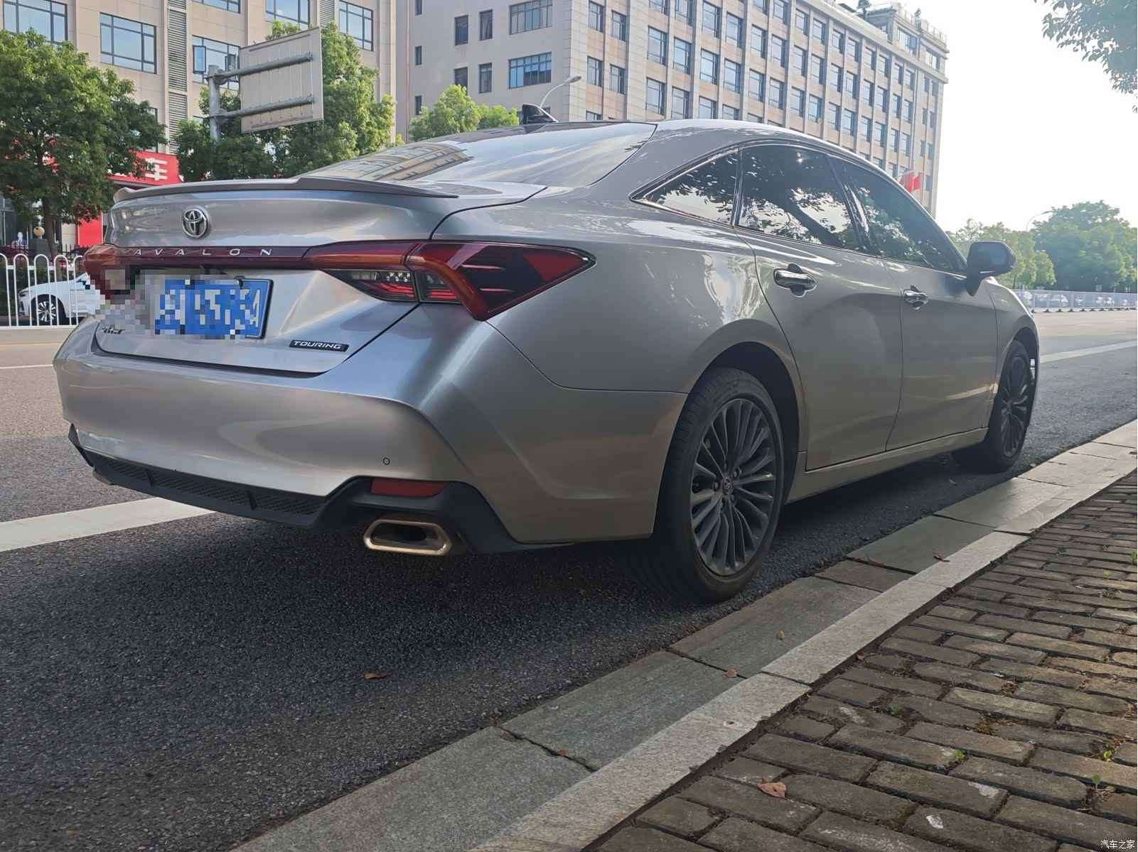 Toyota Avalon, 2019 3
