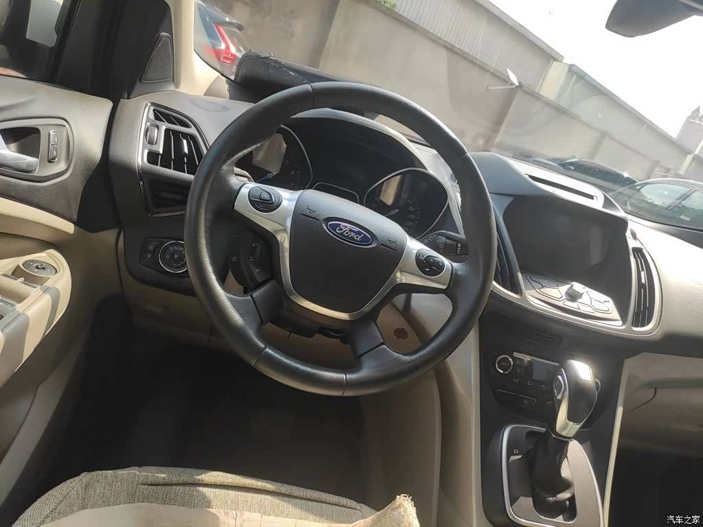 Ford Kuga, 2014 7
