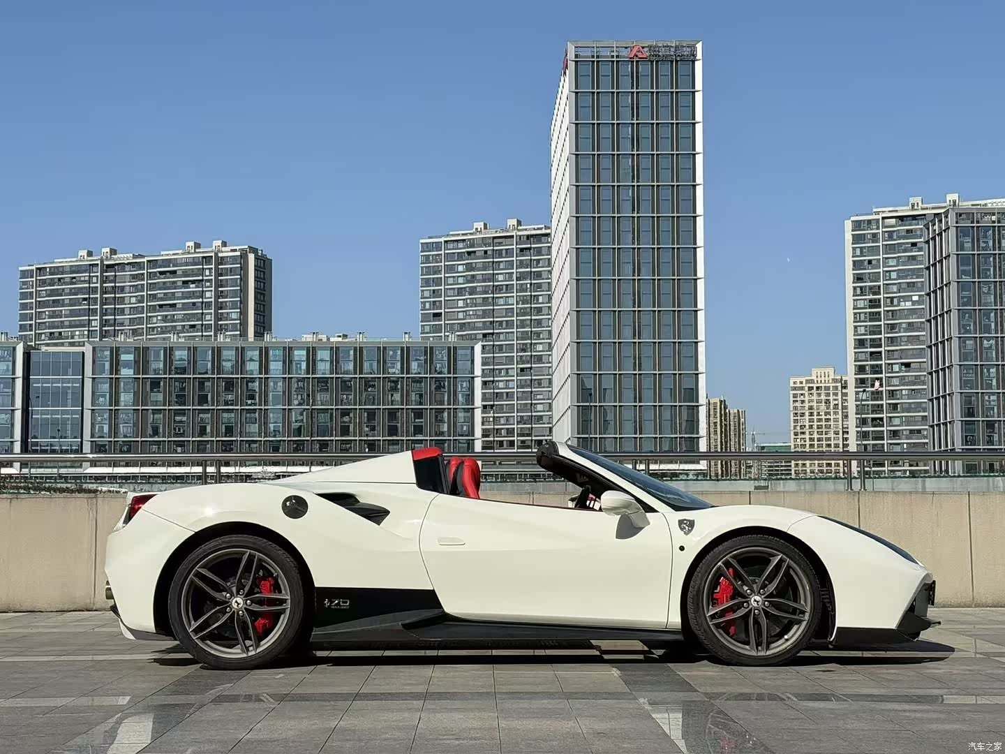 Ferrari 488, 2017 4