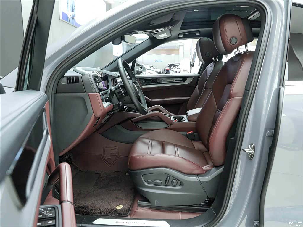 Porsche Cayenne, 2024 11