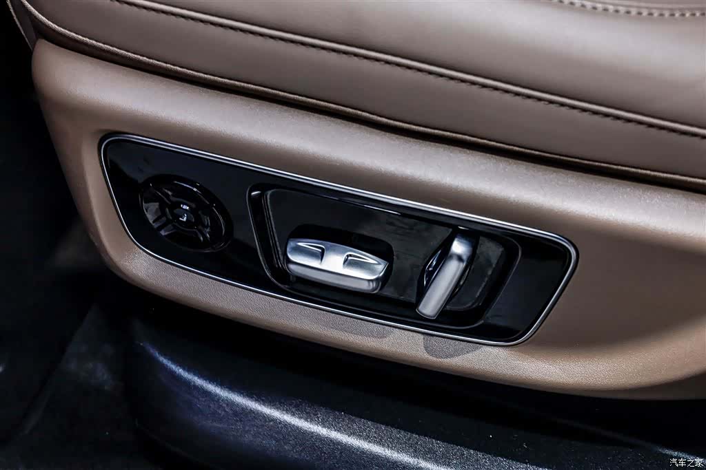 Li Auto L9, 2025 32
