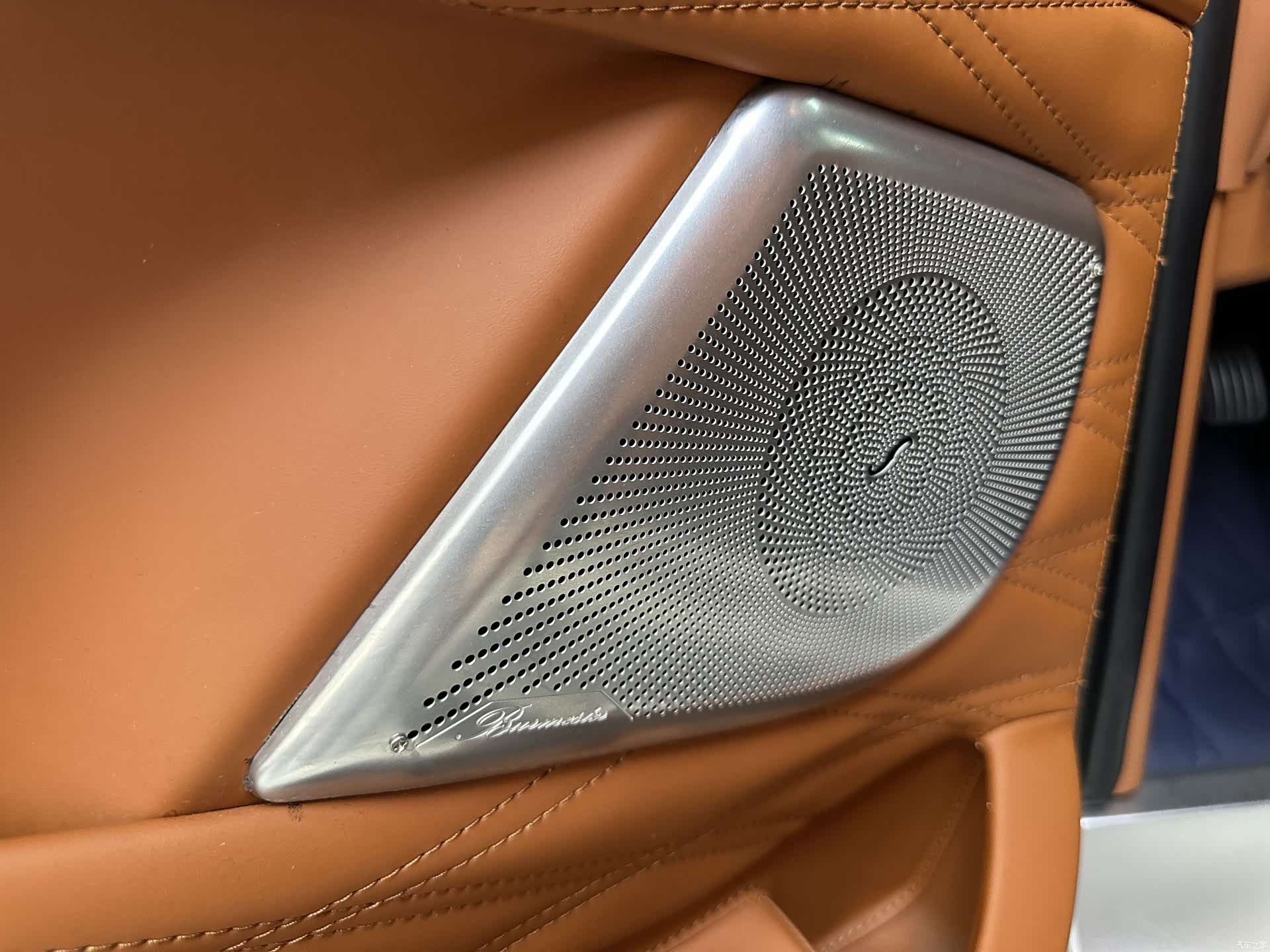Mercedes-Benz 7, 2023 все фото