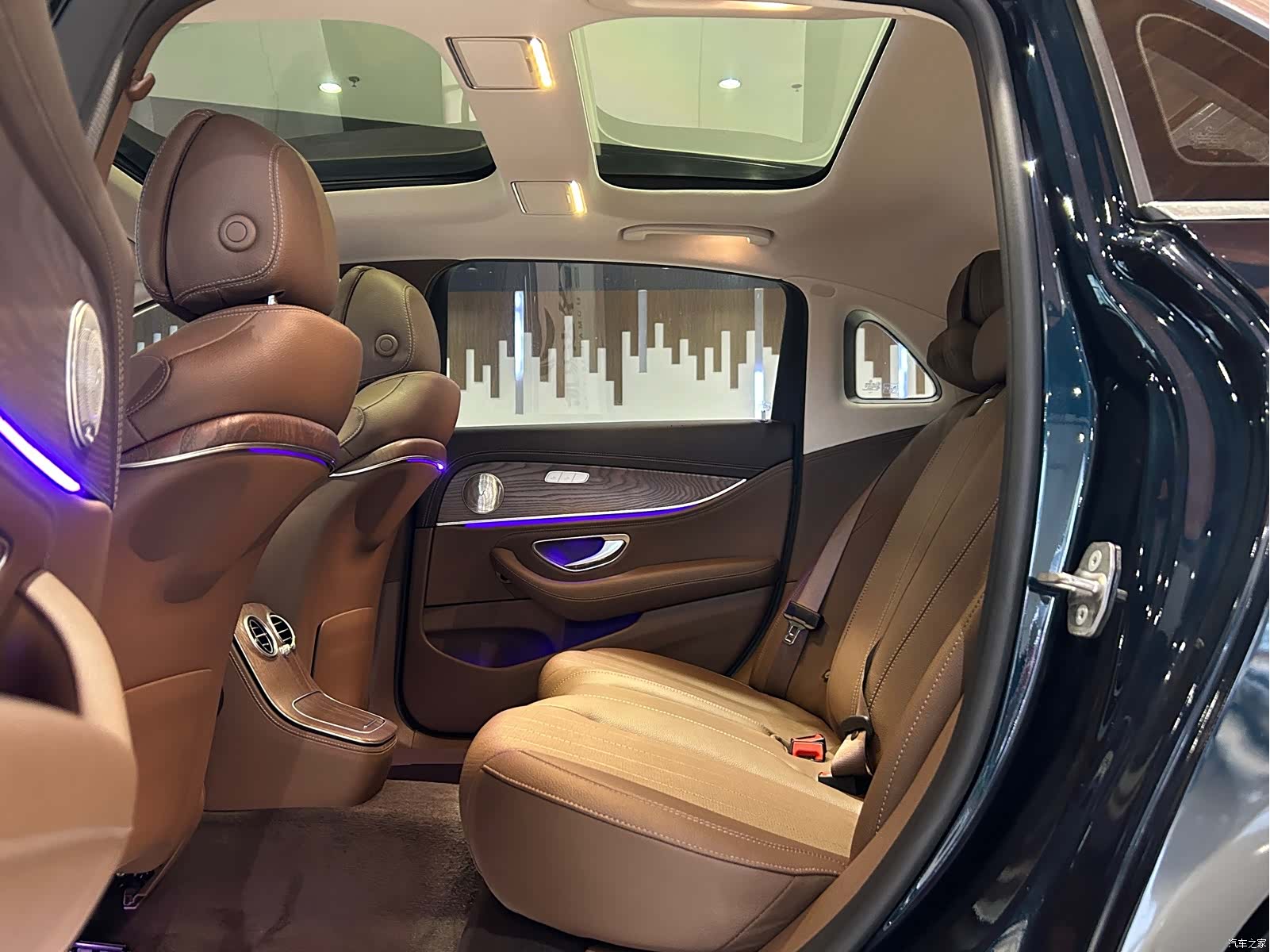 Mercedes-Benz E-Class, 2024 19