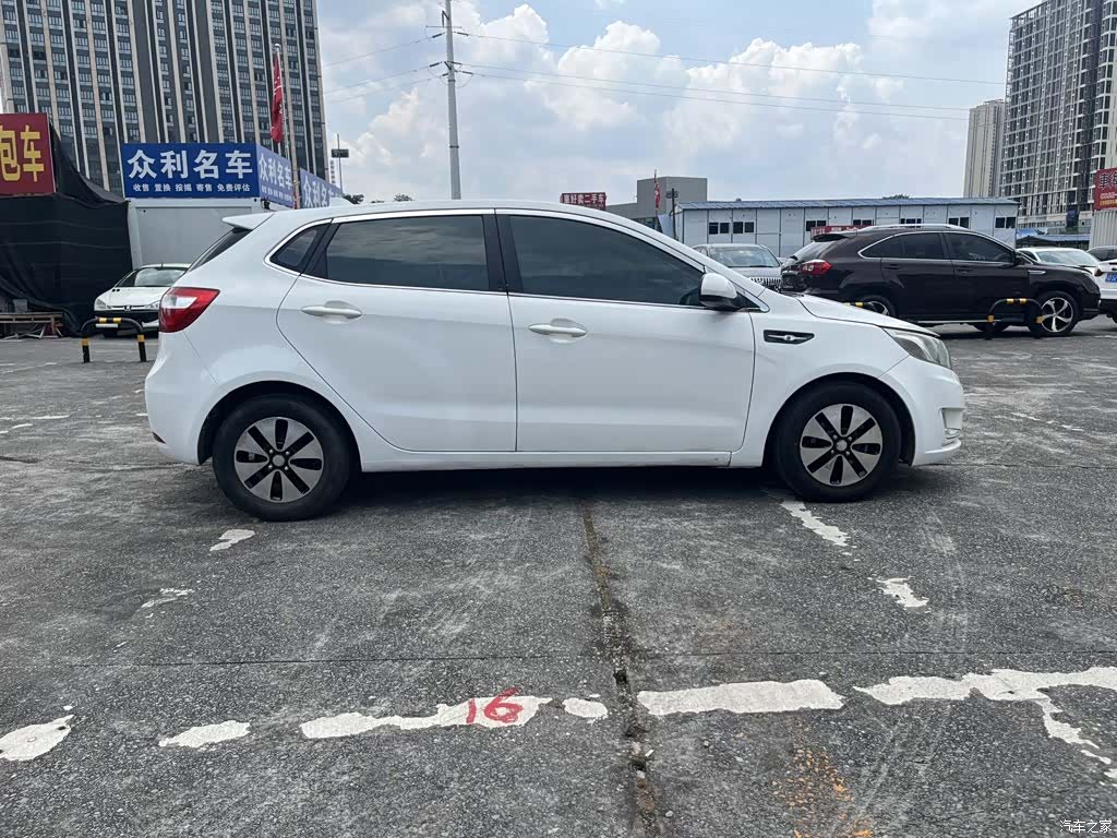 Kia K2, 2012 4