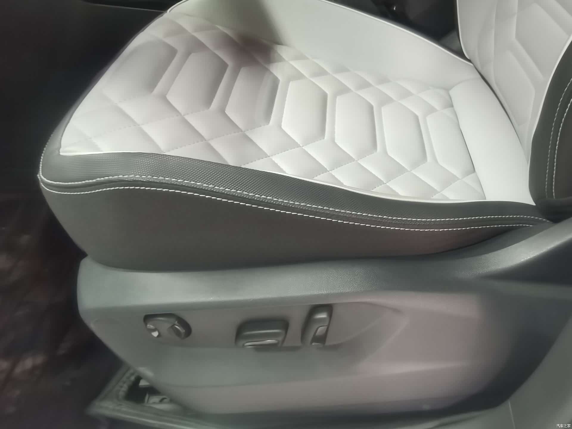 Volkswagen Tayron, 2023 16