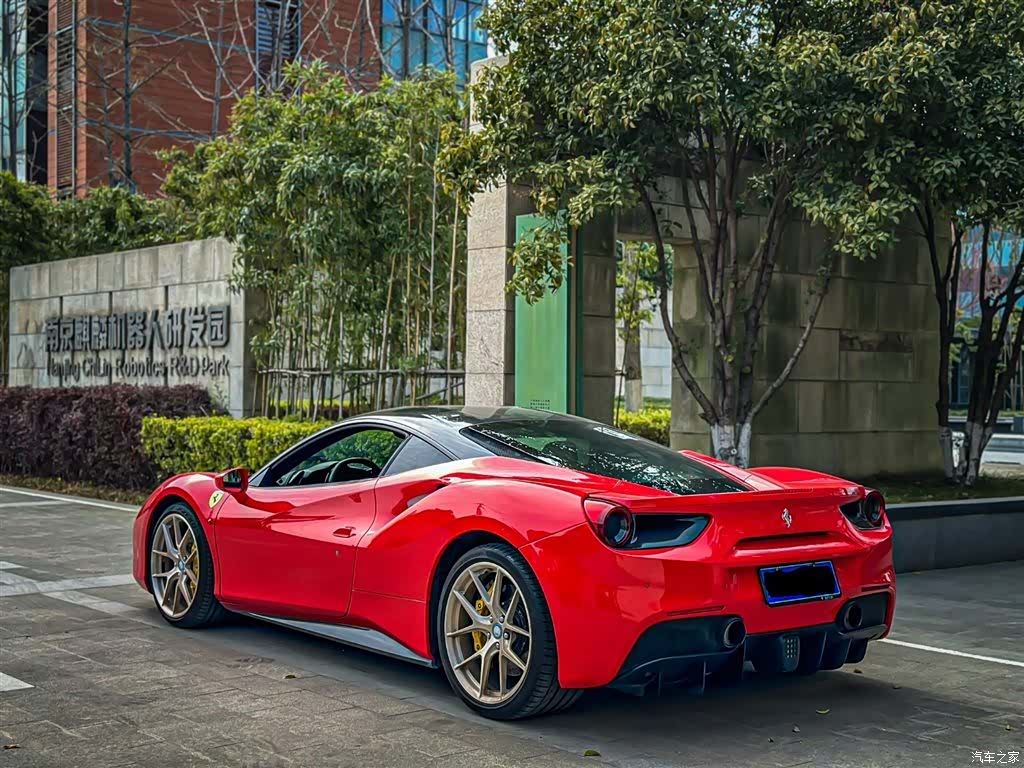 Ferrari 488, 2016 2
