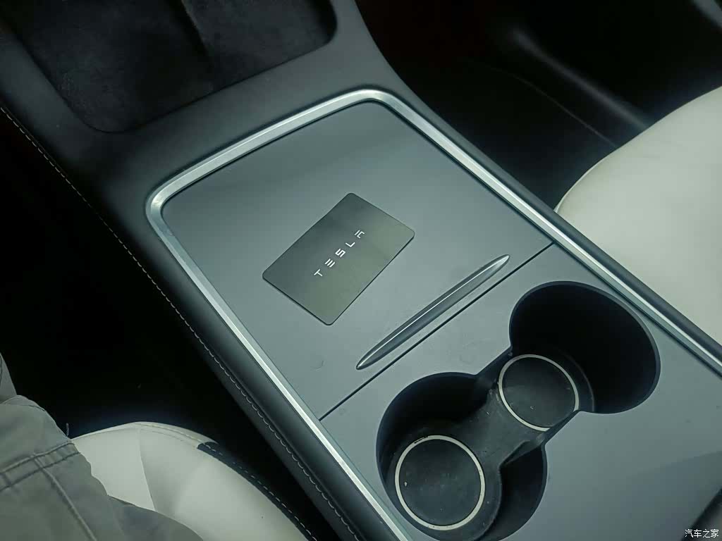 Tesla Model Y, 2022 9