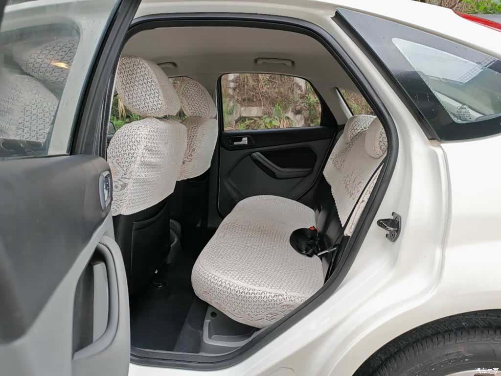 Ford Focus, 2014 6