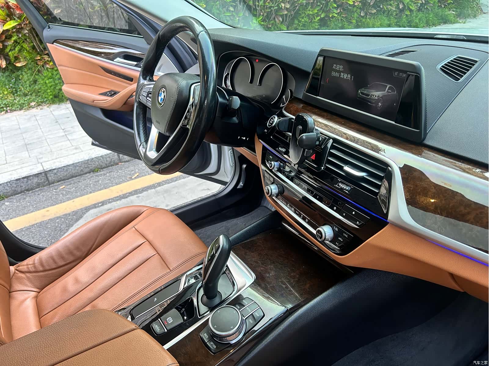 BMW 5 Series, 2017 9