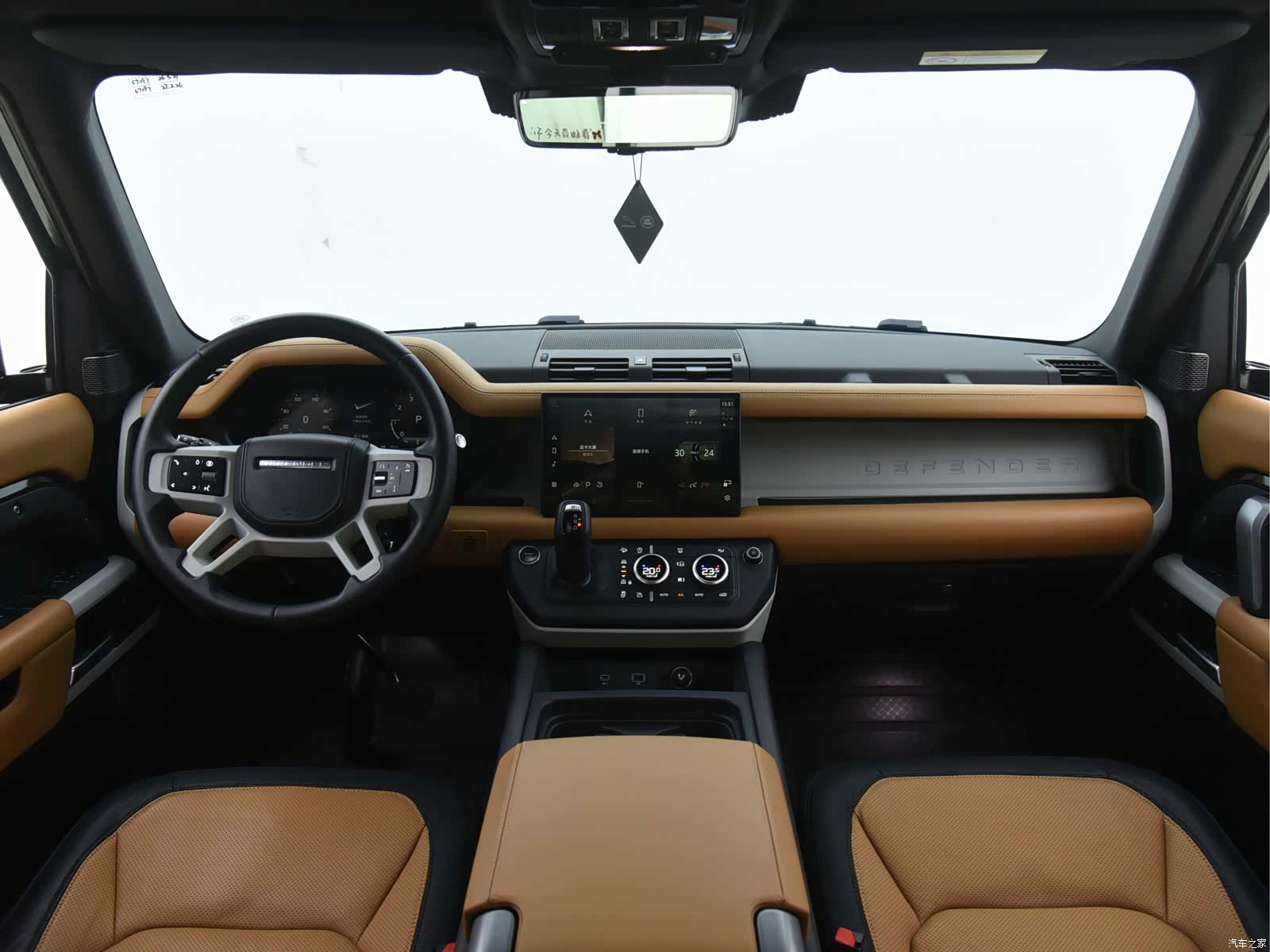 Land Rover Defender, 2024 29