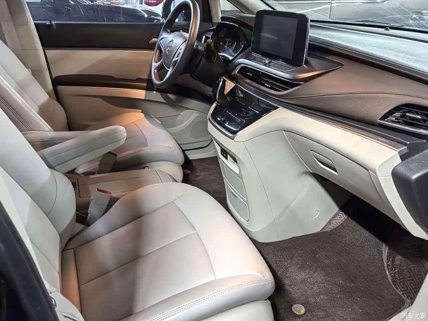 Buick GL8, 2025 8