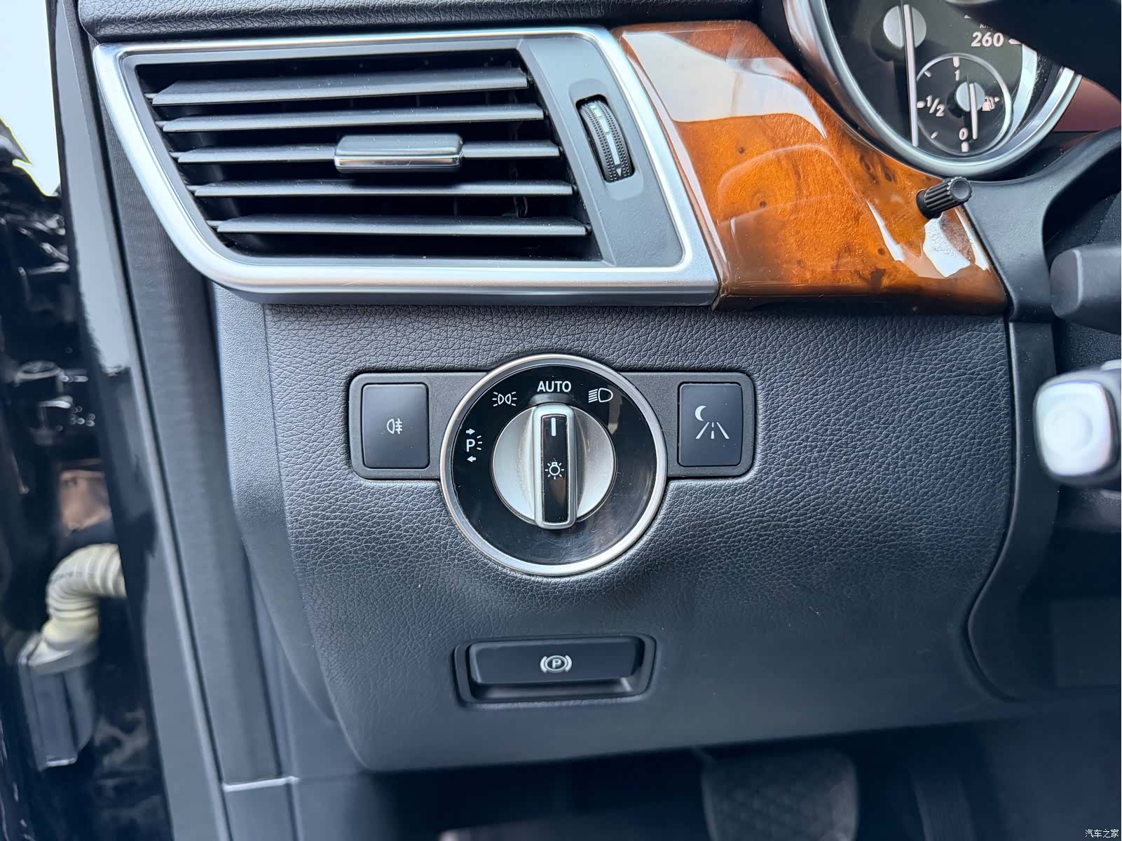 Mercedes-Benz M-Class, 2015 14