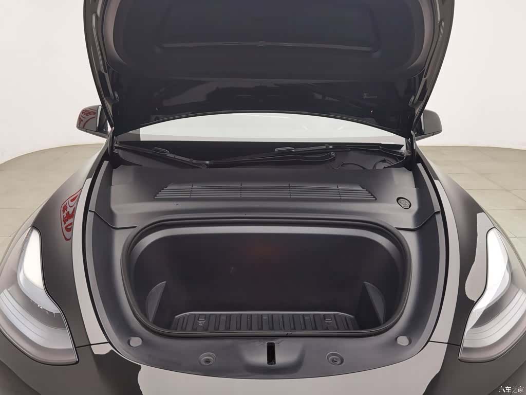 Tesla Model Y, 2023 6