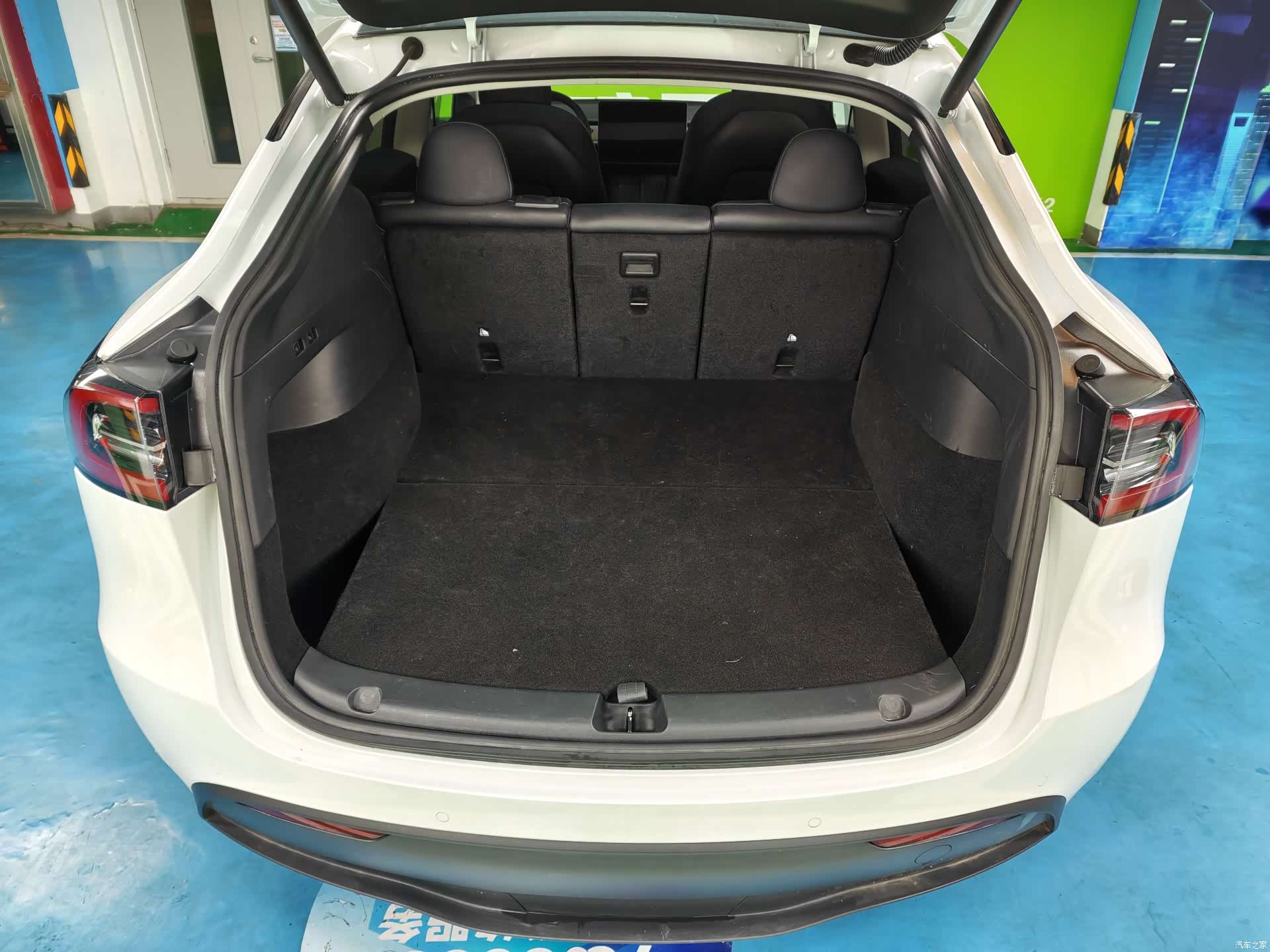 Tesla Model Y, 2022 18