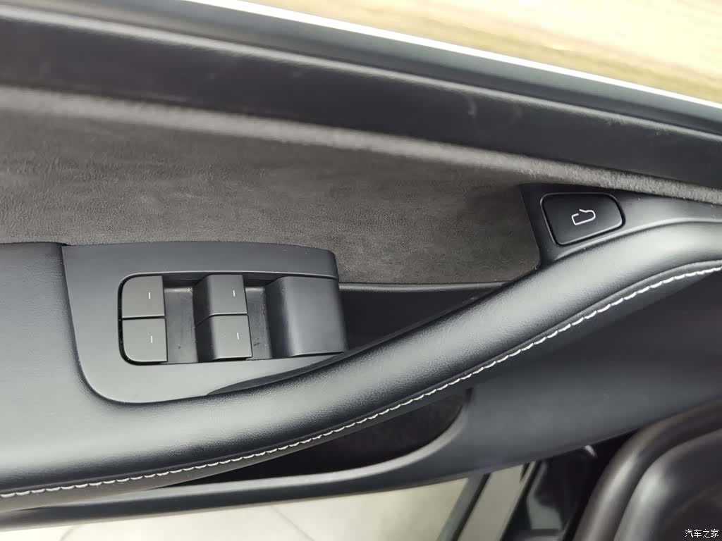 Tesla Model Y, 2023 9
