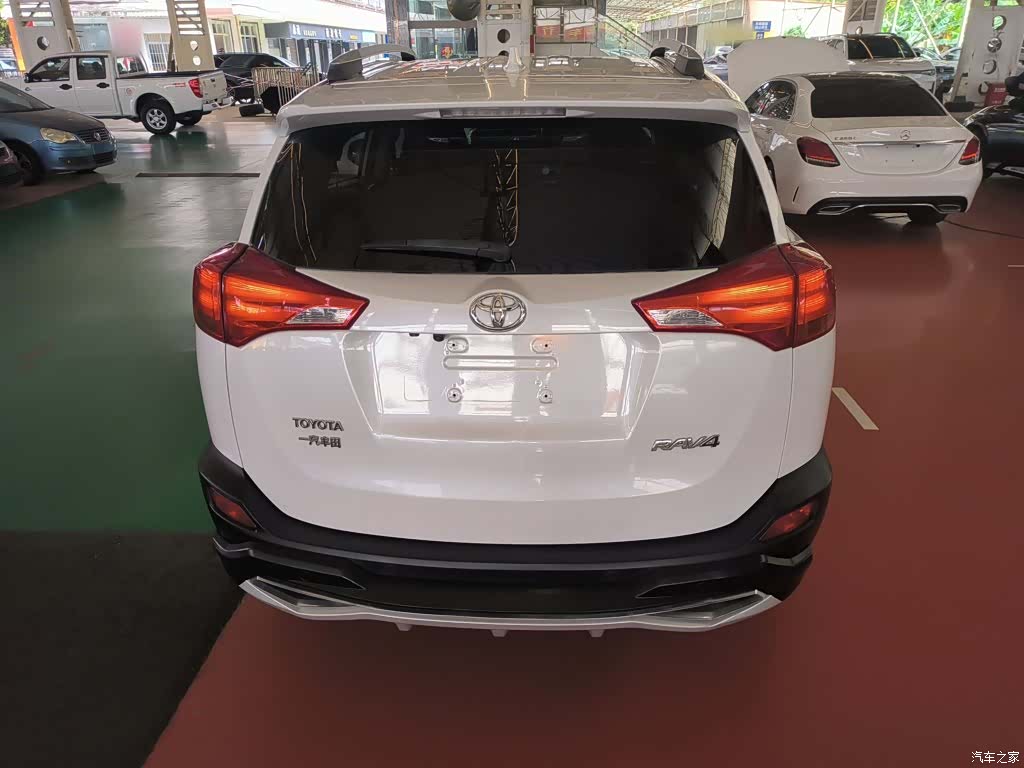 Toyota RAV4, 2015 4