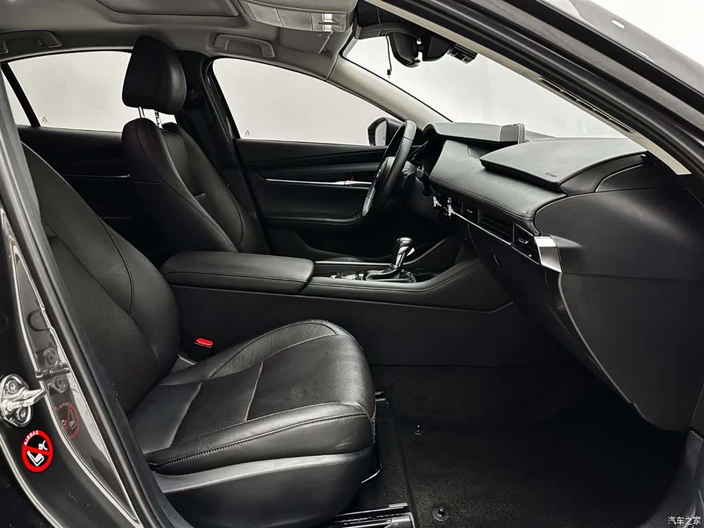 Mazda Mazda3, 2022 15
