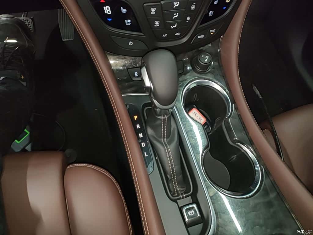 Buick Envision Plus, 2015 10
