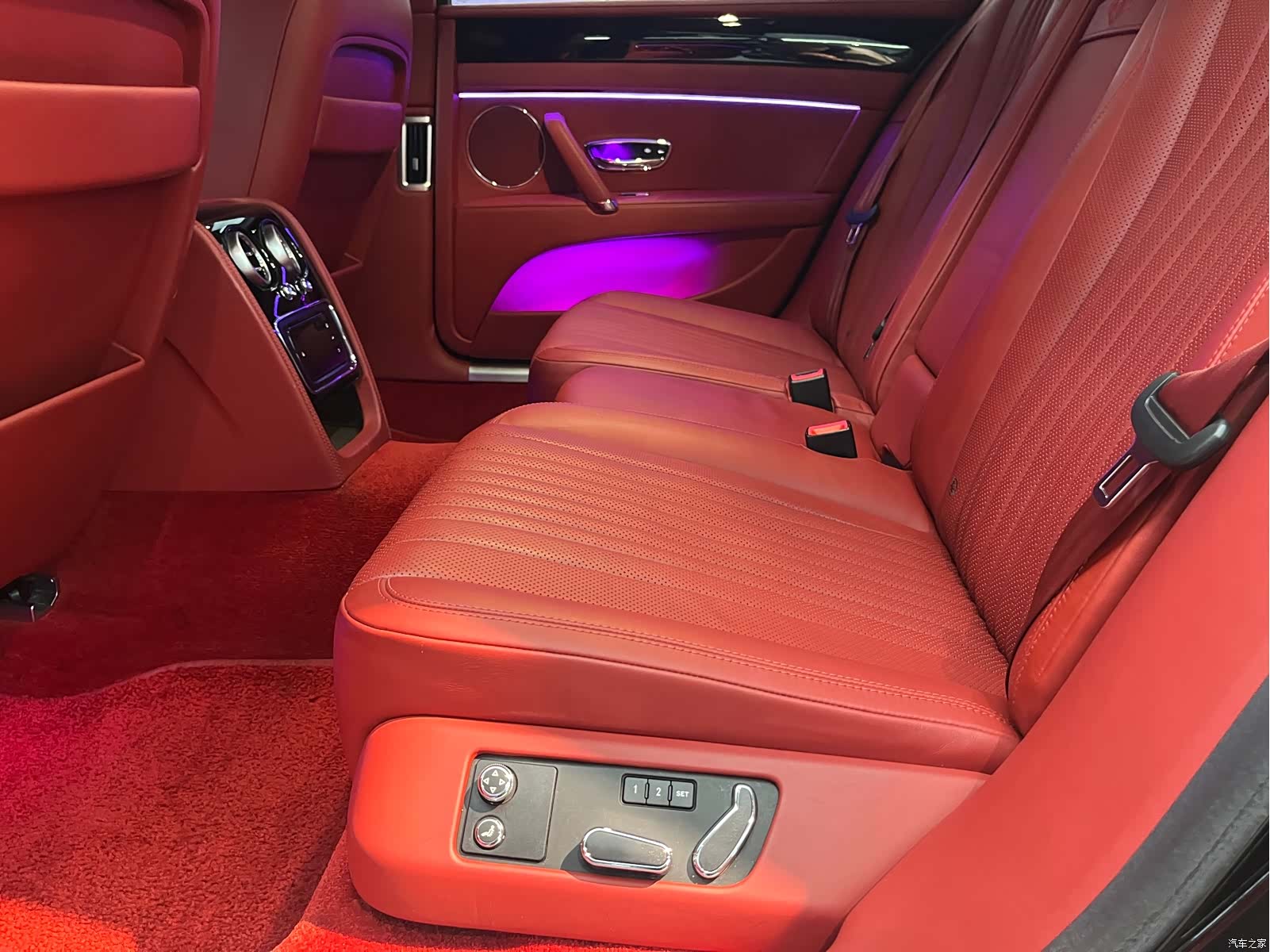 Bentley Flying Spur, 2017 10