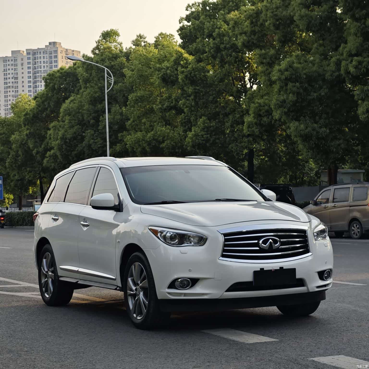 Infiniti QX60, 2016 3