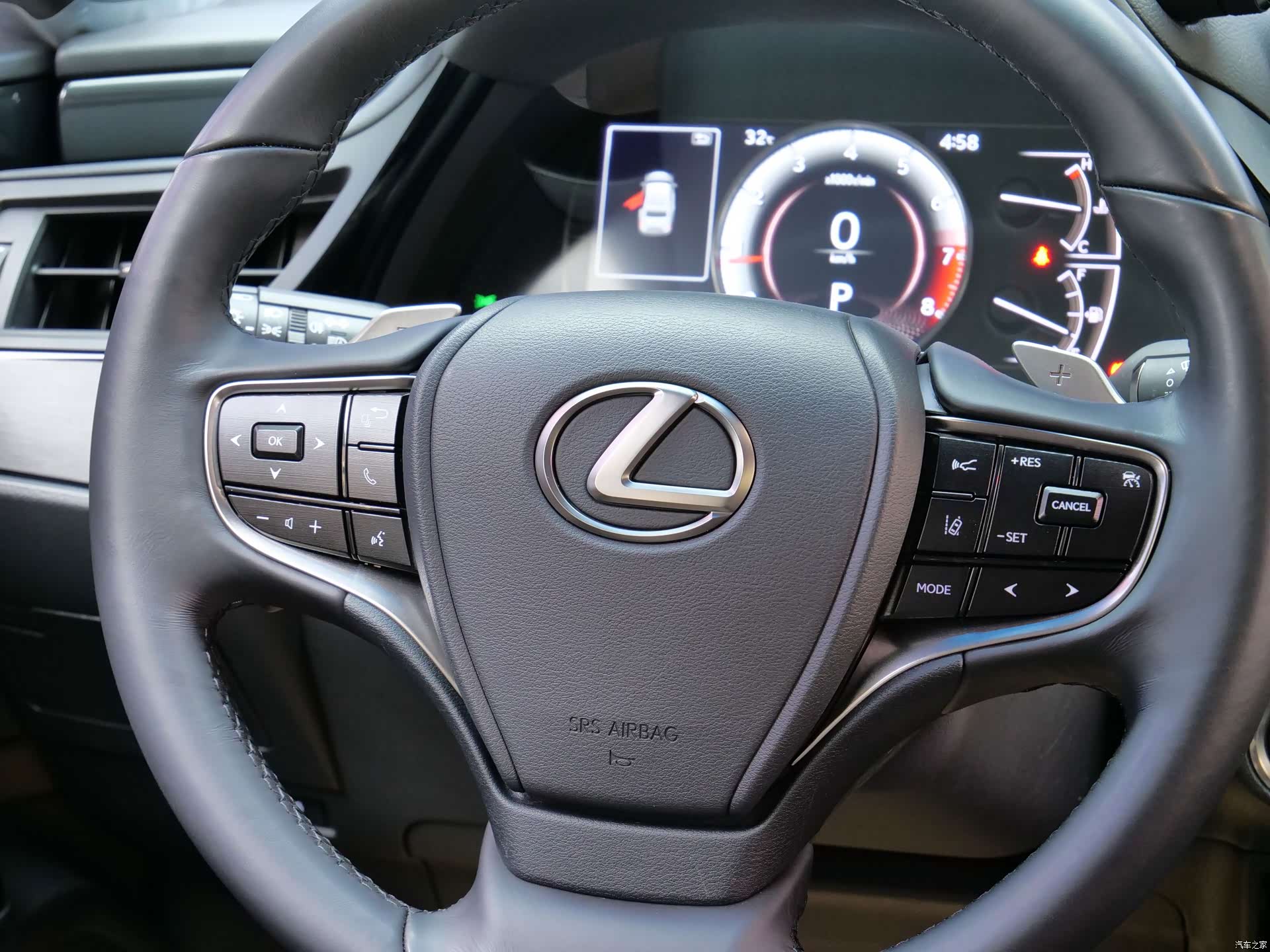 Lexus ES, 2022 11