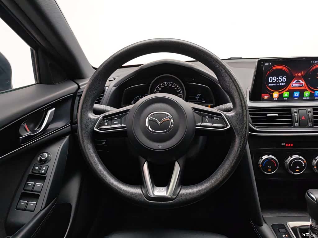Mazda CX-4, 2022 11