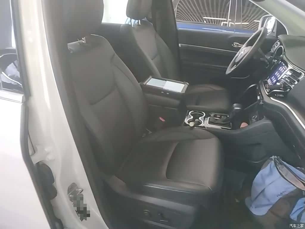 Jeep Grand Commander, 2019 25