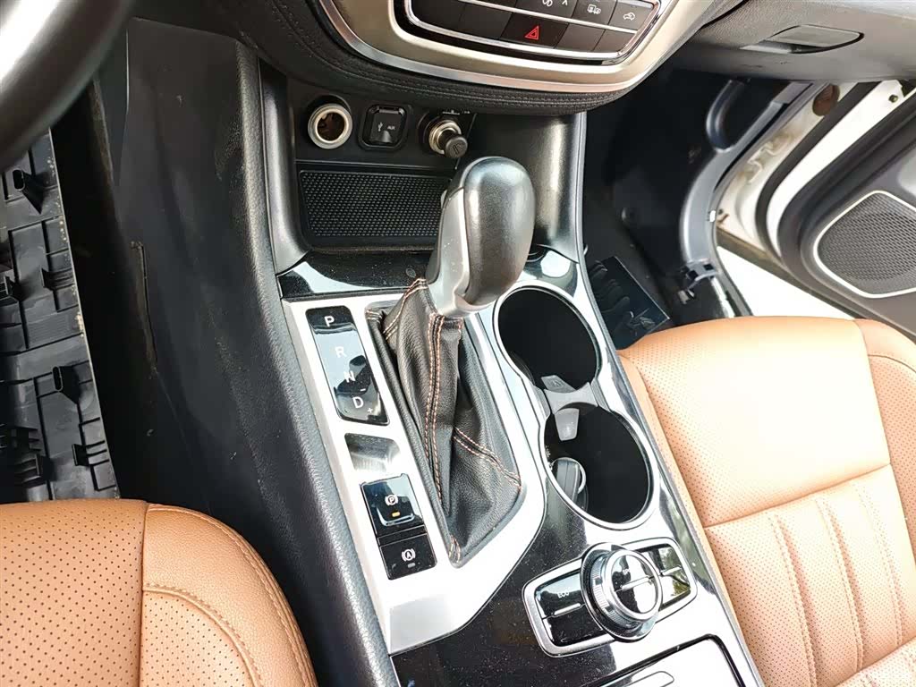 Changan CS95, 2018 14