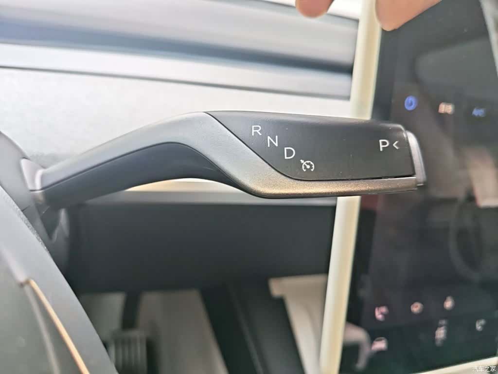 Tesla Model Y, 2023 14