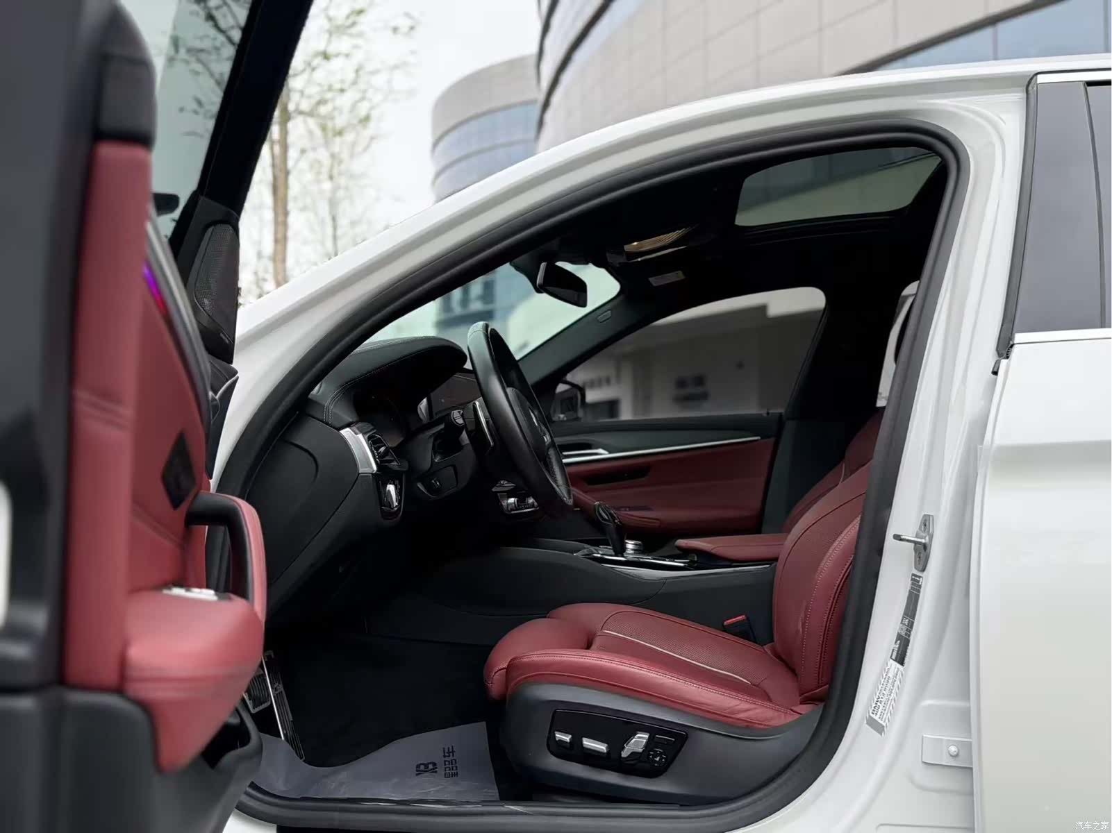 BMW 5 Series, 2023 4