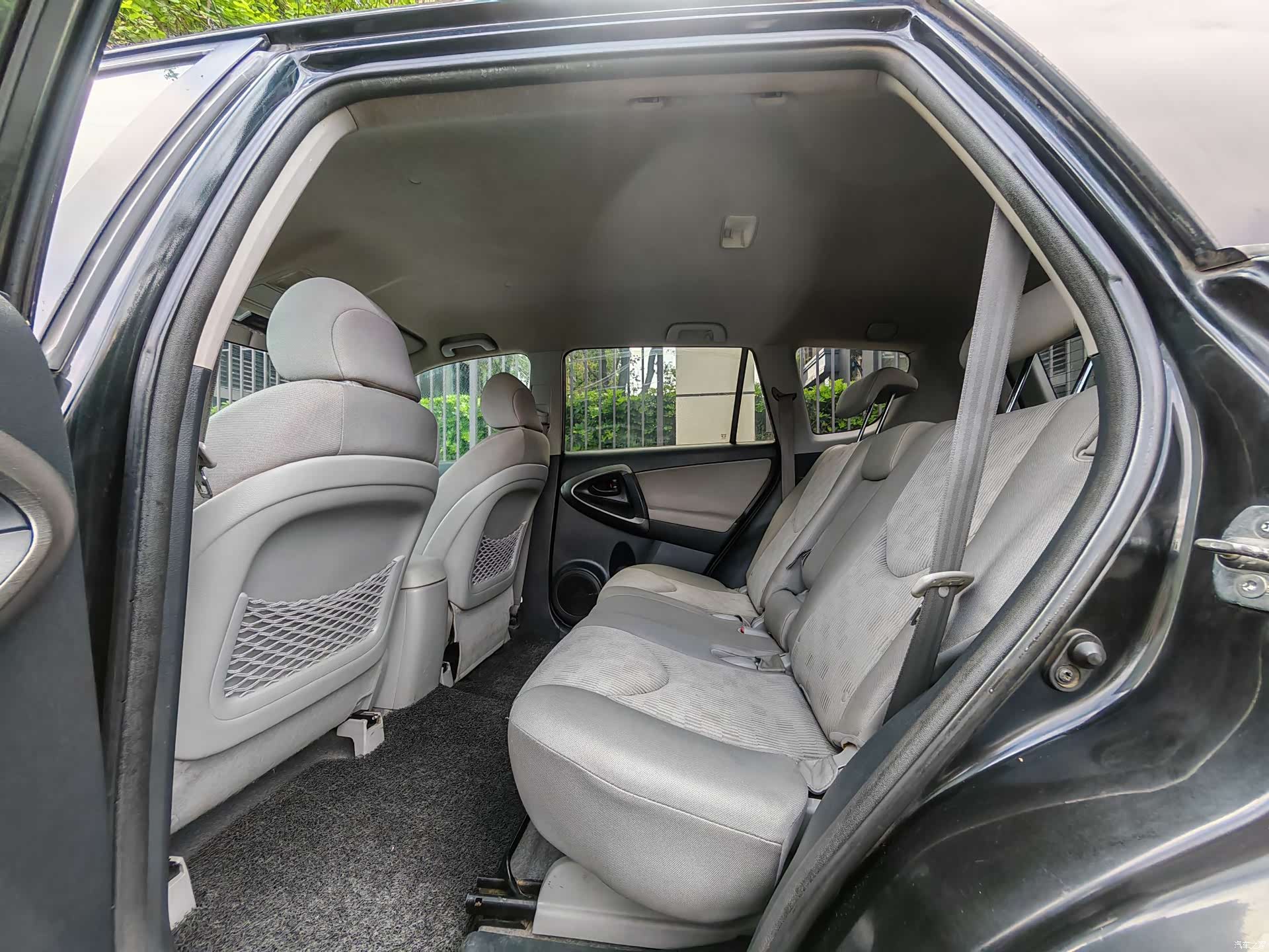 Toyota RAV4, 2011 11