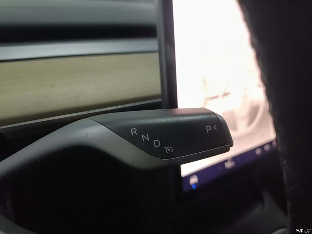 Tesla Model Y, 2022 10